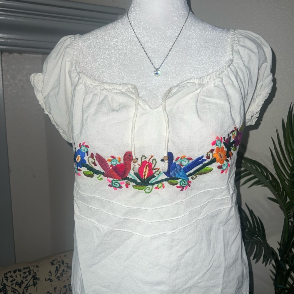 Beautiful Vintage Hard Embroidered Love Bird Blouse Size S